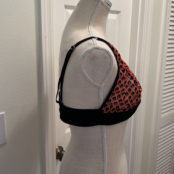 Bisou textured triangle bralette - Picture 2 of 4